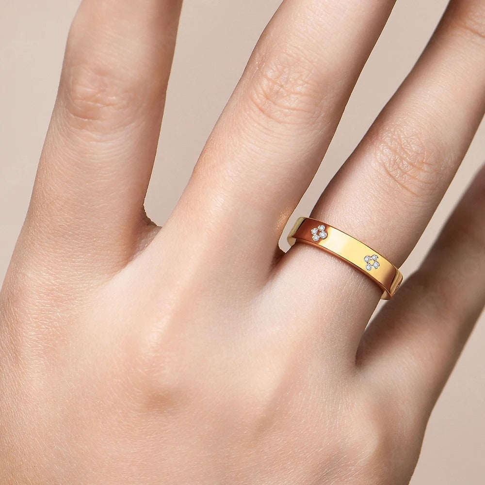 Clover Charm Moissanite Band