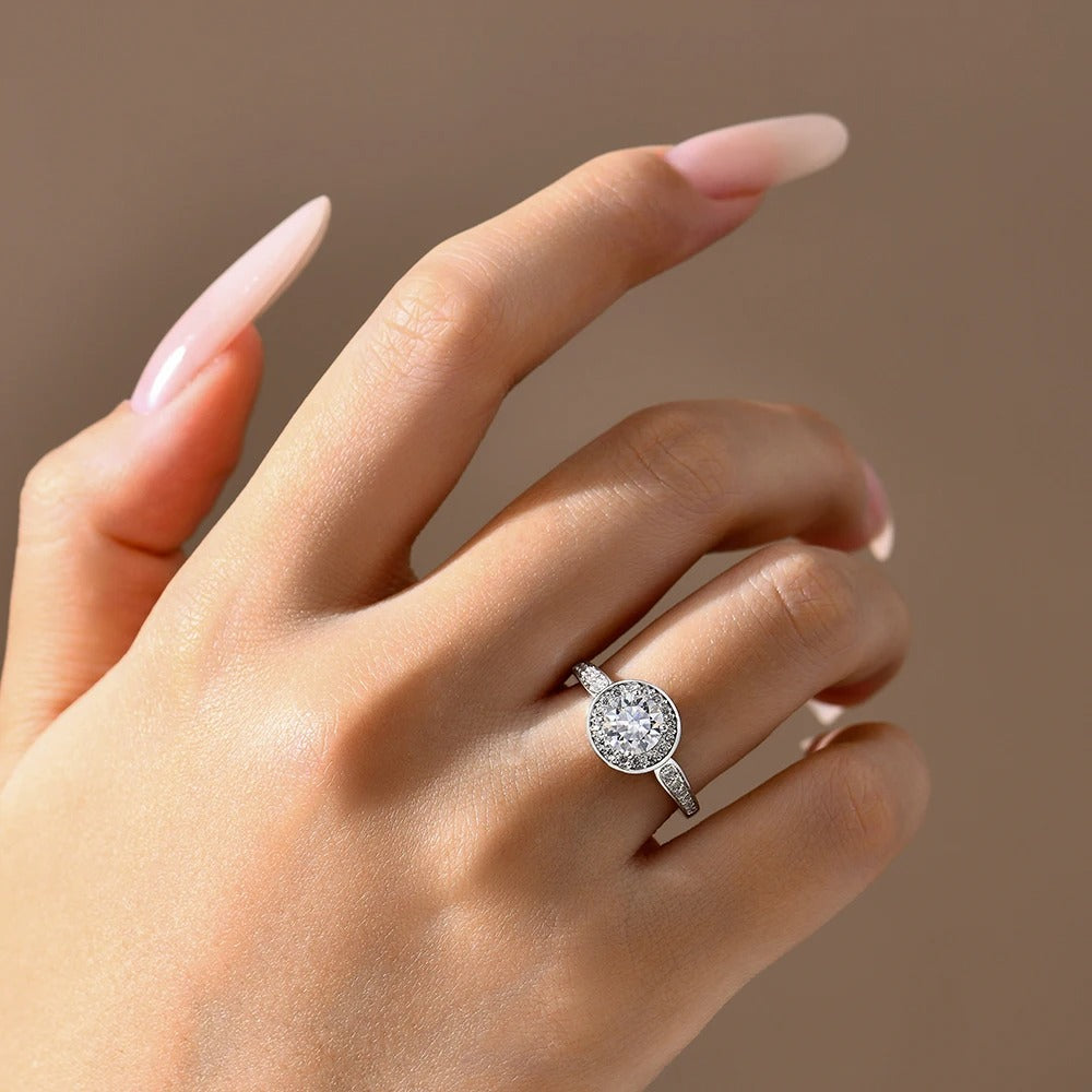 Eterna Solitaire Moissanite Ring