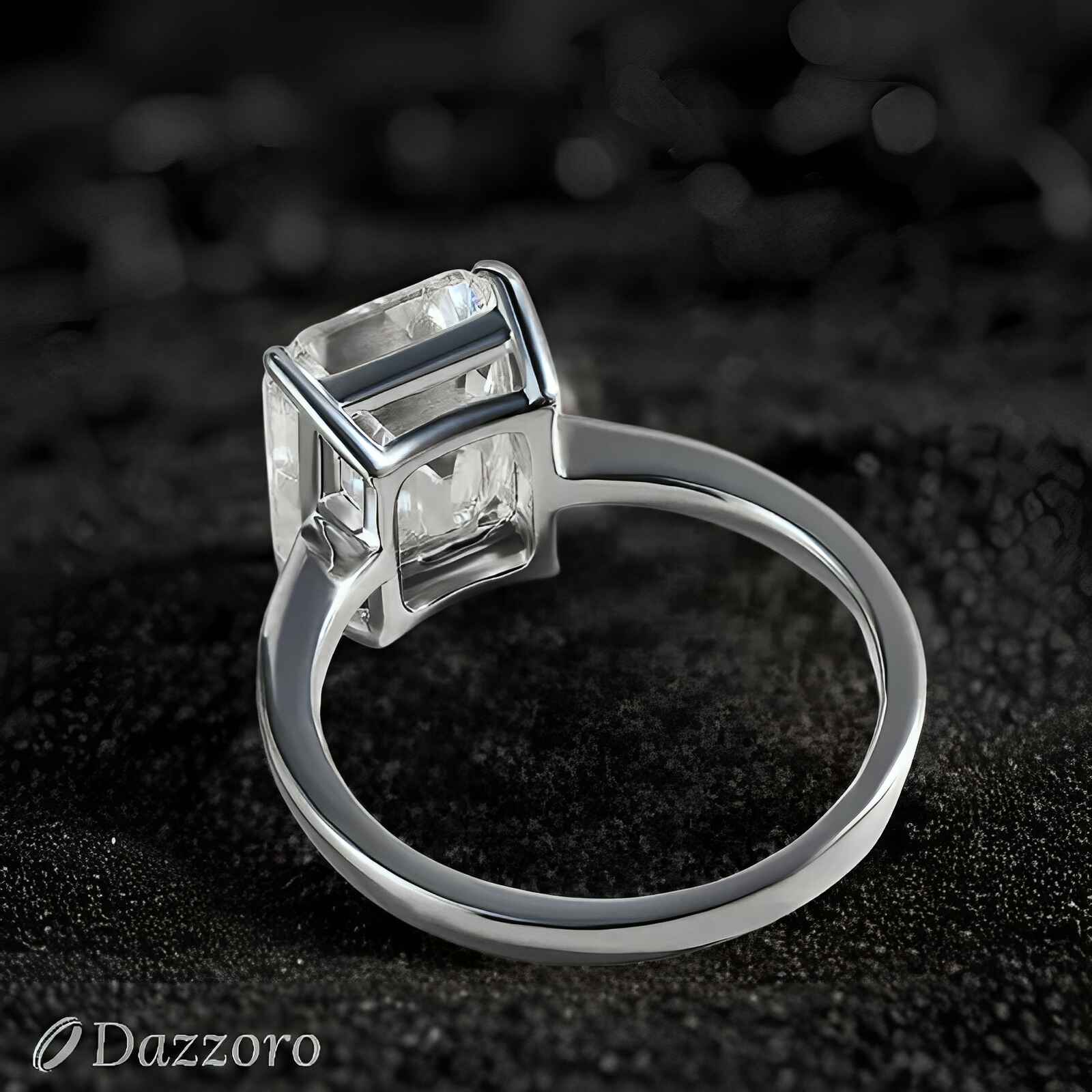 Regal Éclat Moissanite Ring