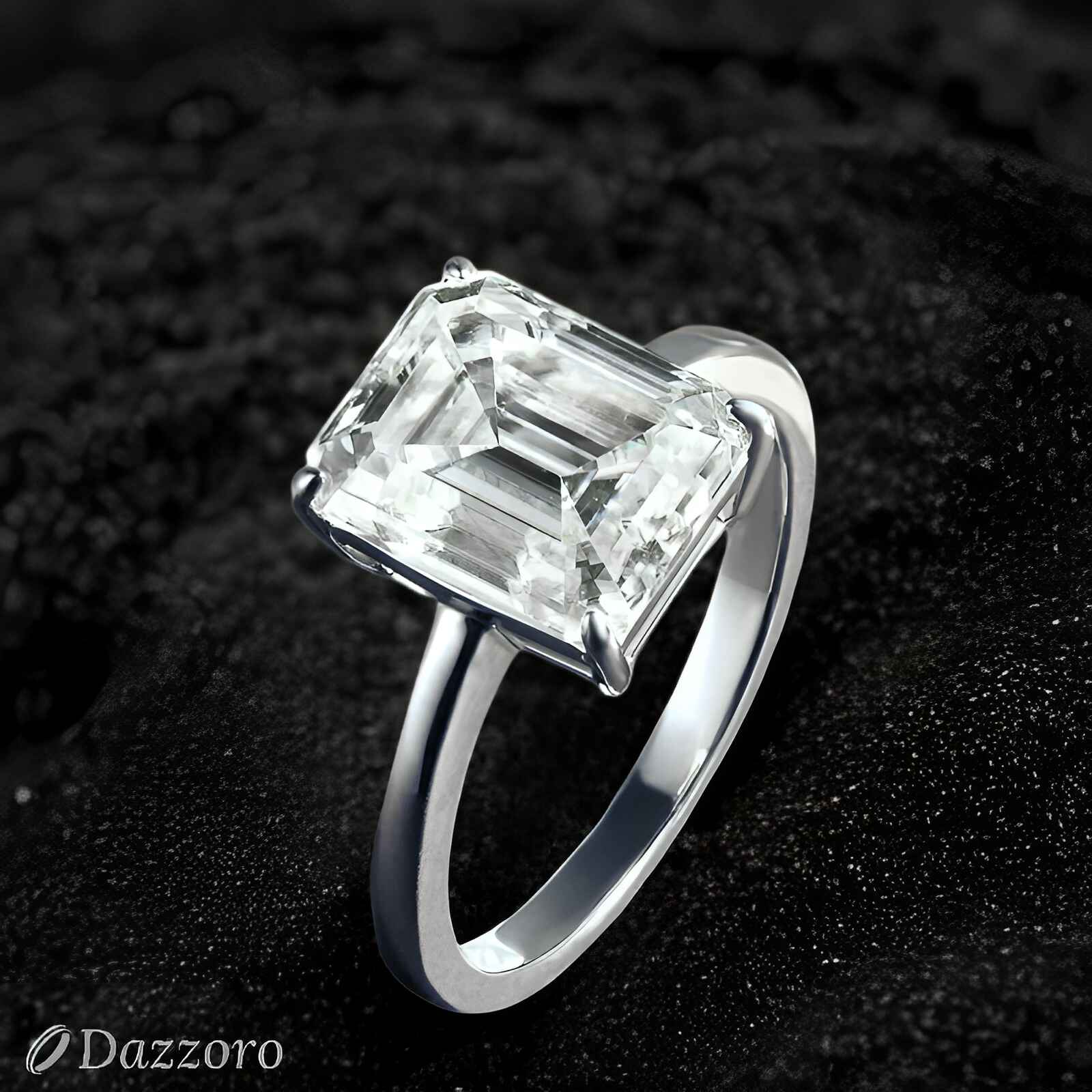 Regal Éclat Moissanite Ring