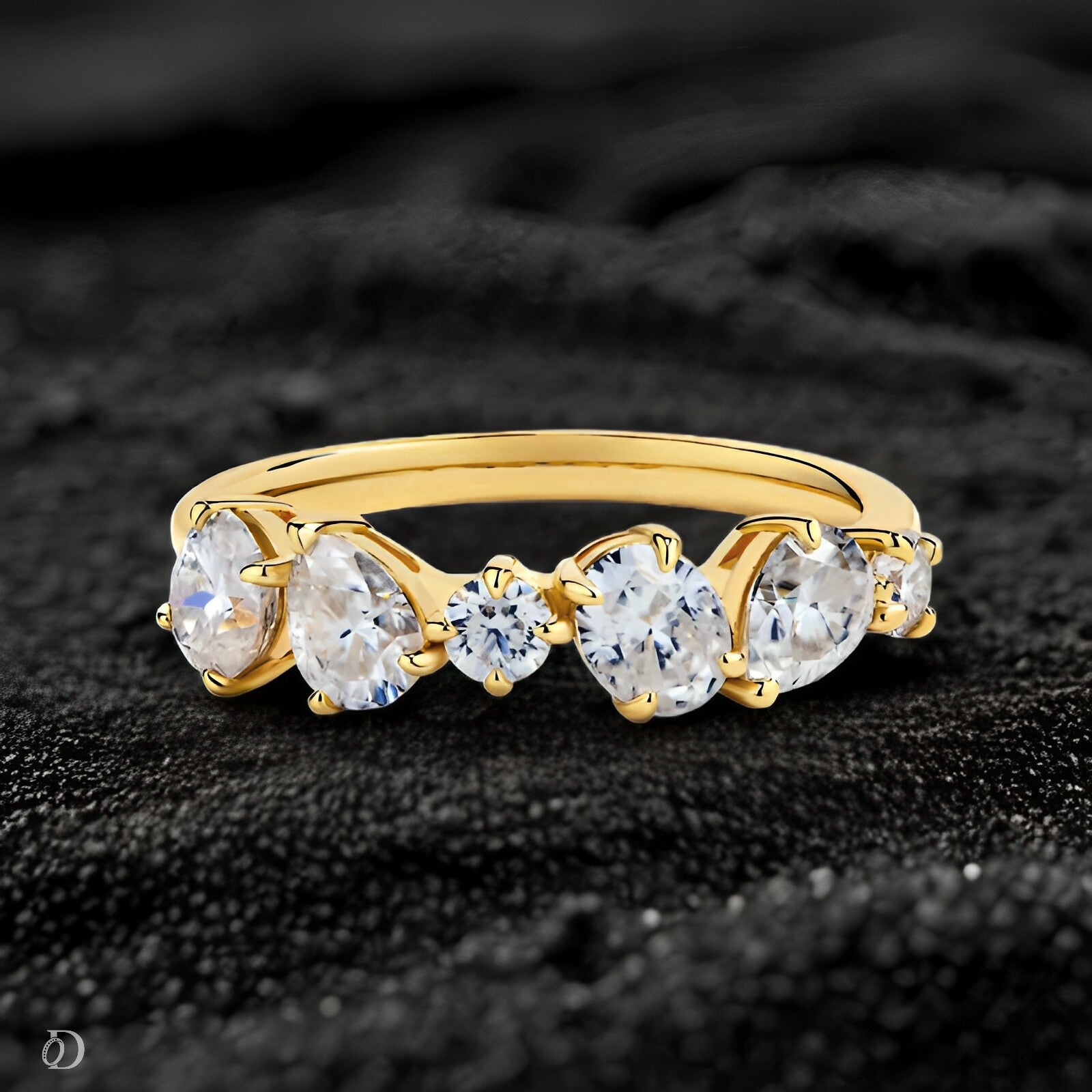 Harmonia Moissanite Band