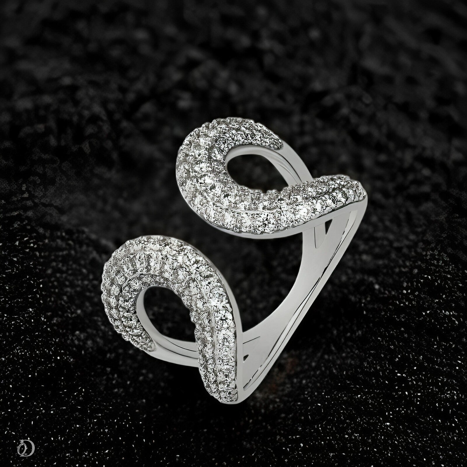 The Avelora Ring